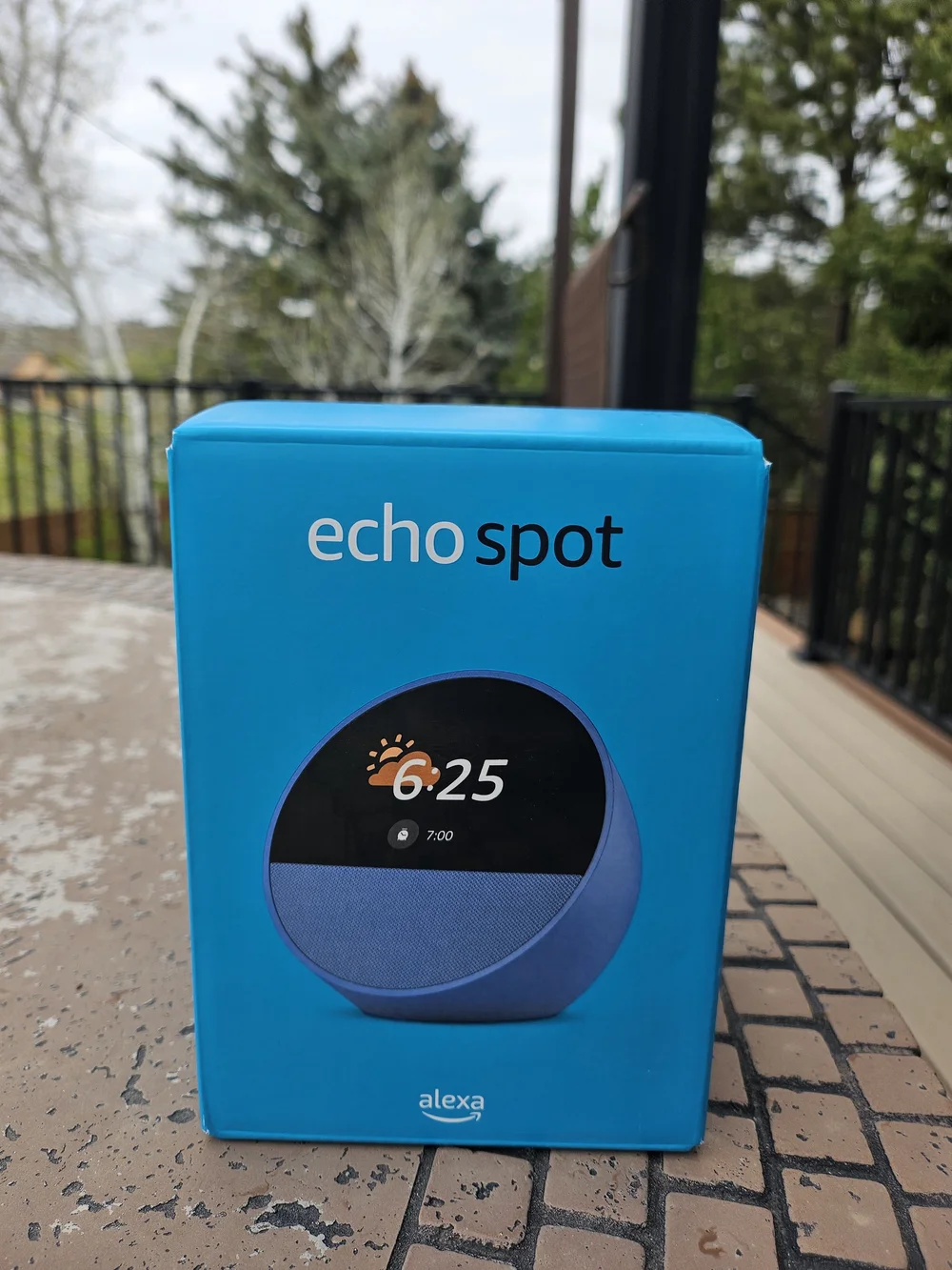 Amazon Echo Spot Smart Alarm Clock - Blue - Picture 6 of 6